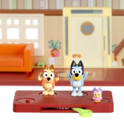 Bluey Ultimate Lights & Sounds Playhouse -Soft Toys store MO 17348 8